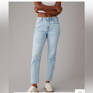 AE Strigid High-Rise Mom Jeans